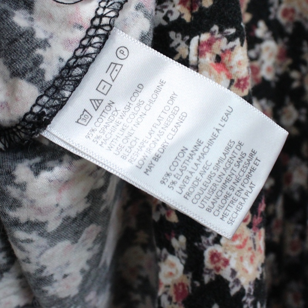 Urban Outfitters Pins & Needles Black Pink Floral Print Skater Skirt Size Small - Picture 7 of 7